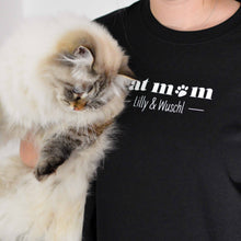 Lade das Bild in den Galerie-Viewer, Personalisierbare Cat M🐾m, Cat D🐾d, Pa🐾wrent Shirt „Jurij“
